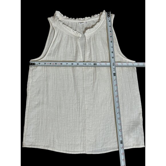 Gap Size M Womens White Sleeveless Top With Metallic Threading  Ruffle neckline - Picture 5 of 10